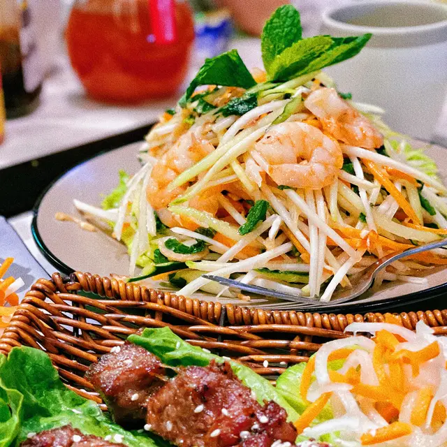 估唔到上面仲會有鮮蝦，份量好足夠！