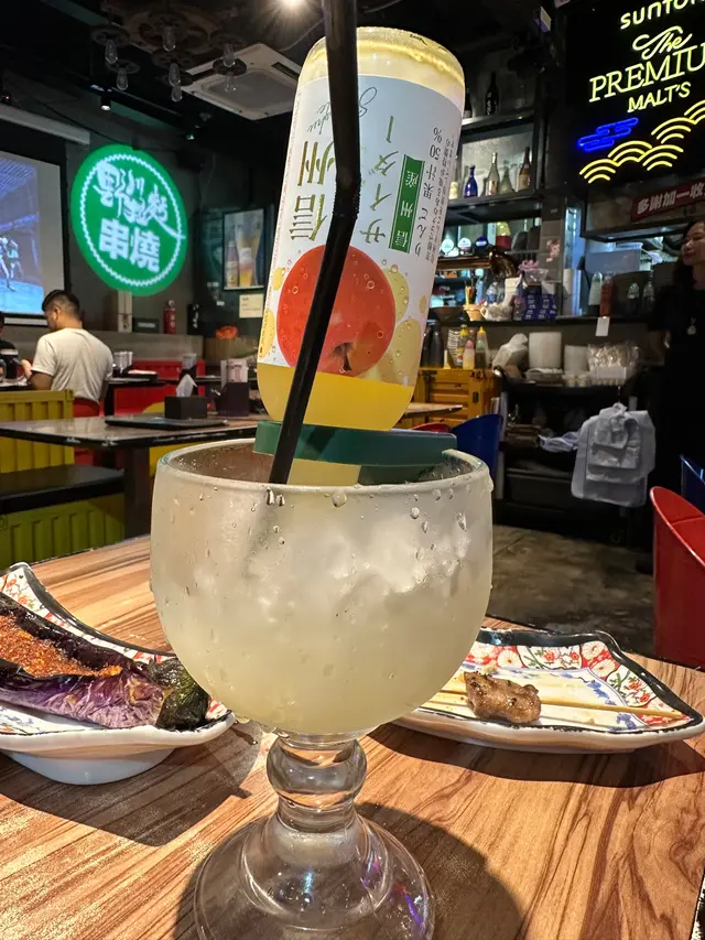 唔算太甜，清香蘋果味夠
唔會只得梳打味
食串燒飲佢太爽了