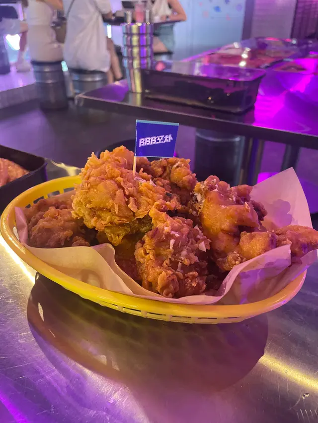 BUTTER  X  GARLIC無骨炸雞