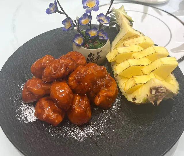 咕嚕鳳梨黑毛豬肉