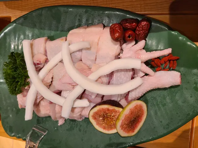 原味椰子雞鍋(半隻)