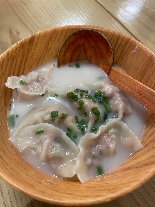 雲耳椰菜豬肉餃