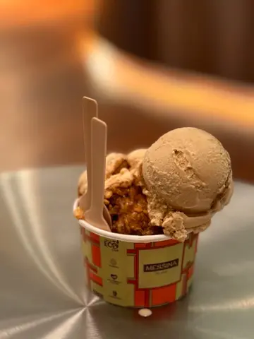 3  Scoops