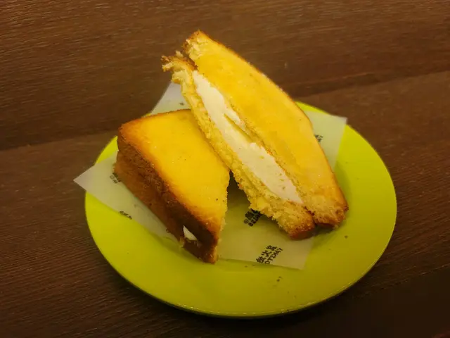 港式燒蜜糖多士夾雪糕