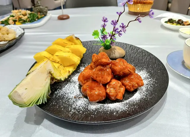 咕嚕鳳梨黑毛豬肉