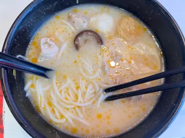 自选米线(贡丸+鱼腐+猪肉+麻辣十小)
