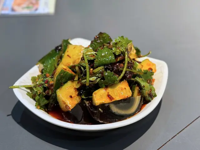 手拍青瓜, 尖椒皮蛋