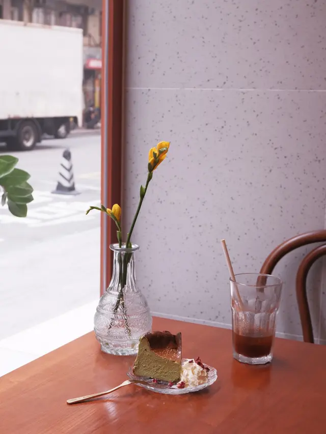 自家製開心果巴斯克芝士蛋糕