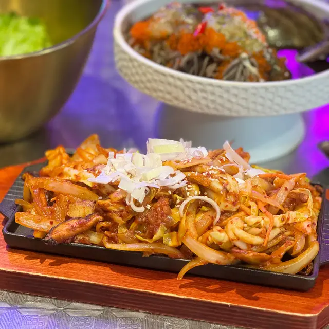 秘製辣醬炒魷魚