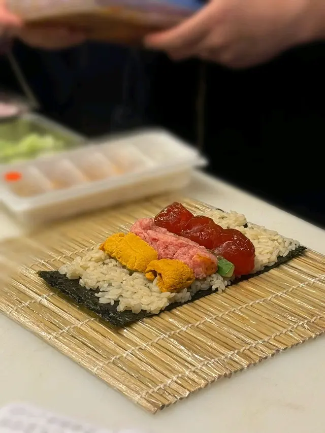 金龍珠海膽吞拿魚蓉卷