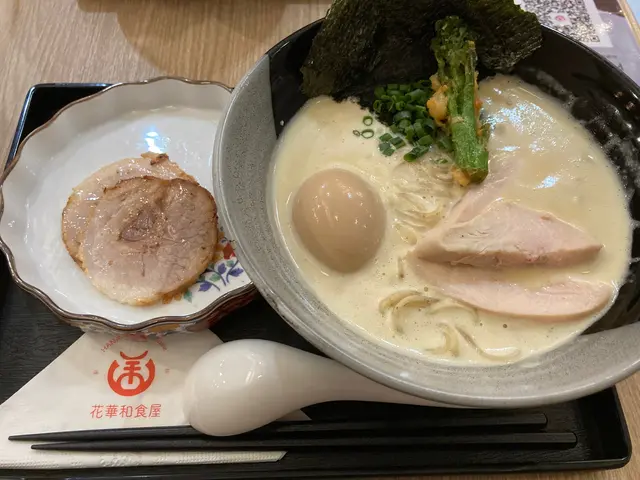 一樣都係湯底唔熱,只係微暖,好淡雞味,無乜咸味,望落去好似好濃郁,實際上無咩味,好過鴨湯少少🤏追加叉燒$25得兩片,仲要簿過紙,又鬆散,食完都唔覺食緊叉燒。