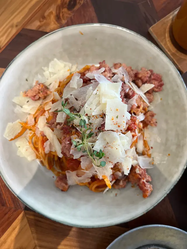 Spicy Tomato Spaghetti with Corned Beef and Cheese