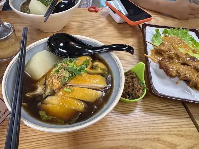 海南雞船麵