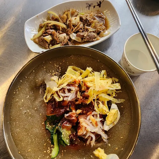 水冷麵+炒肉