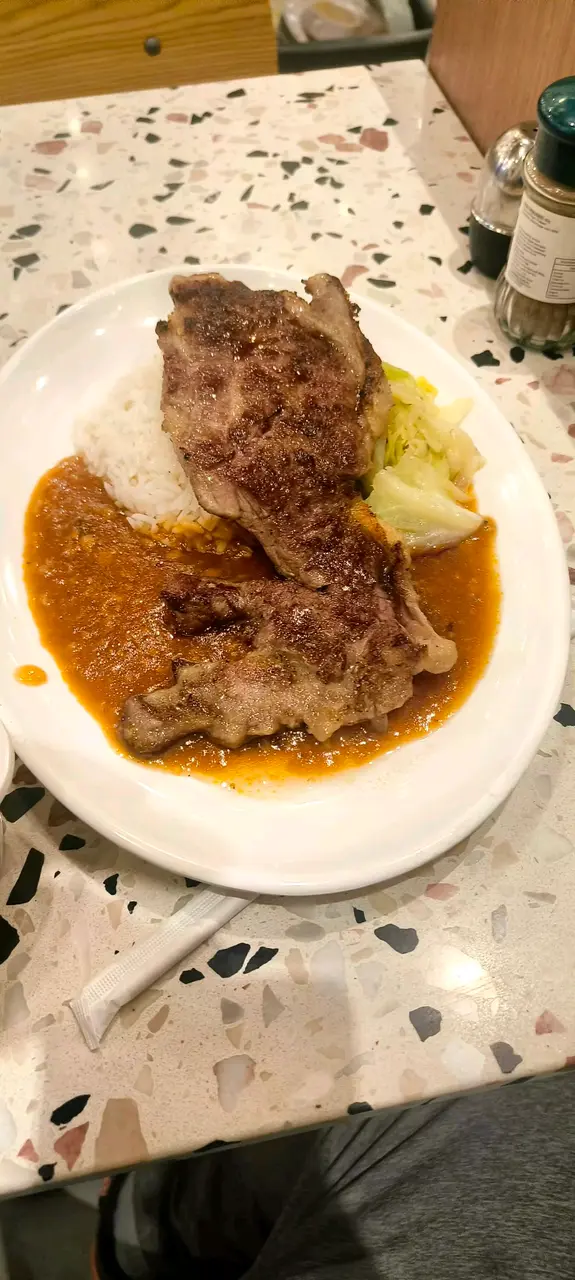 午餐B 蒜蓉西冷牛扒飯