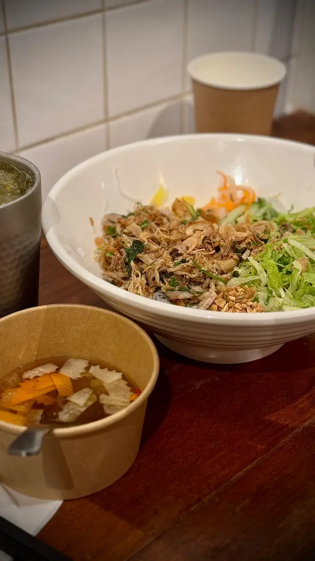 香茅雞絲札肉撈檬 