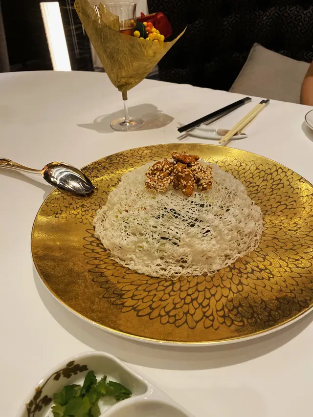 琥珀銀盞炒蘆筍鮮百合