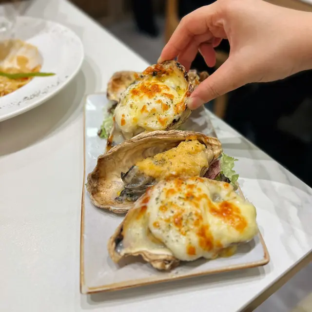 芝士/蒜蓉焗生蠔