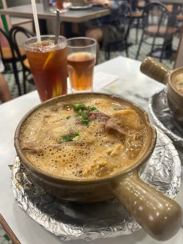 沙嗲牛肉煲仔麵