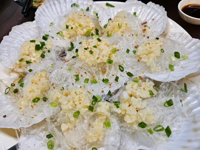 蒜蓉粉絲蒸扇貝