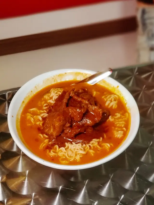 唔L同沙嗲牛肉麵