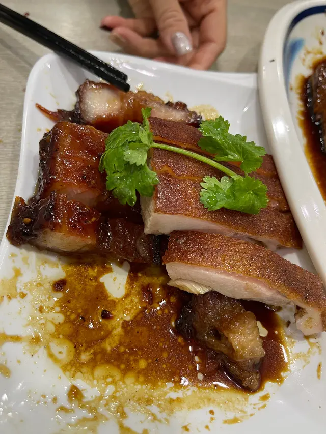 乳豬、肥燶腩义