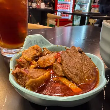 湖南麻辣牛肉米線