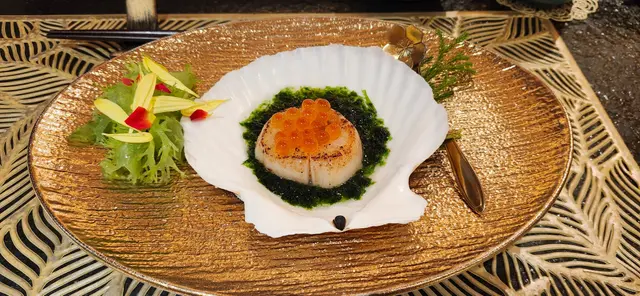 三文魚籽配北海道帆立貝