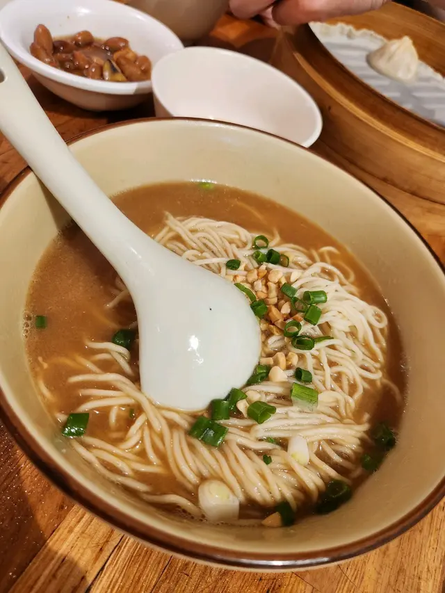 皇朝擔擔麵