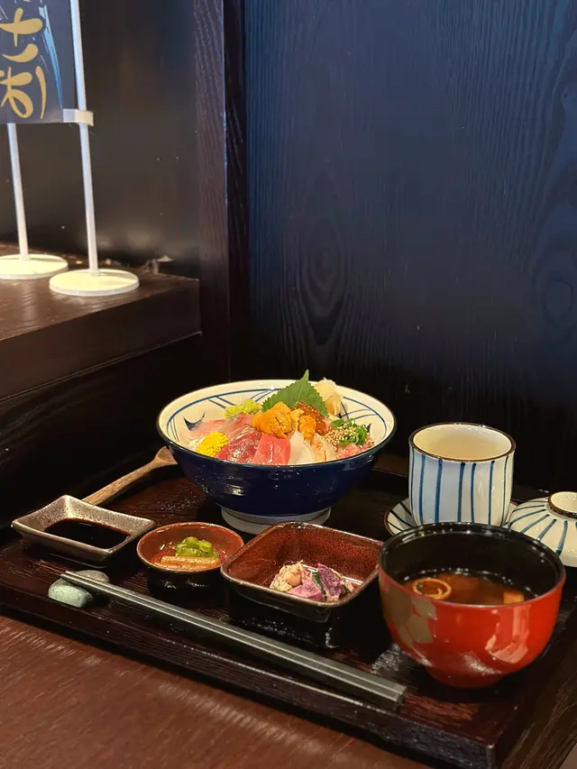 灘五郷季節刺身丼定食