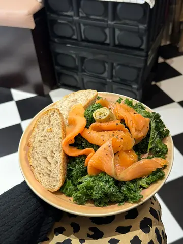 Smoked Salmon Salad with Olive Oil & Vinegar