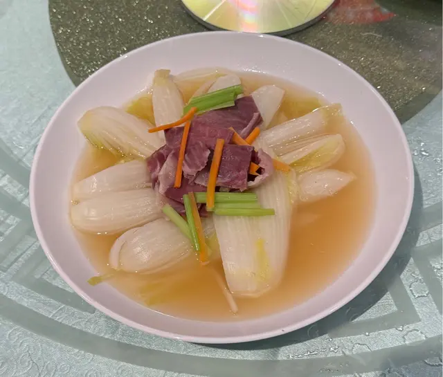 上湯萱威火腿浸津白