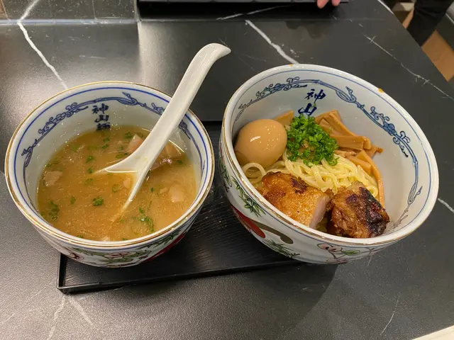 沾面汁一般，但兩大舊豚角正，夠肥，啱我，面🍜中間有坑方便掛汁 #沾面 #豚角 #面