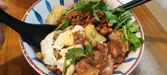 秋拾豆花撈米線