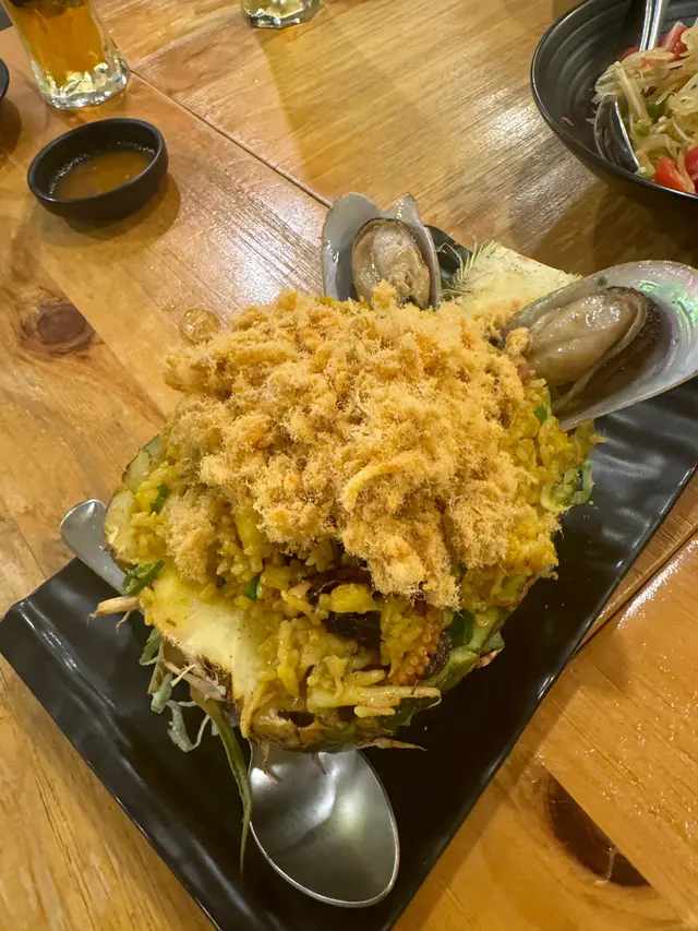 菠蘿海鮮炒飯