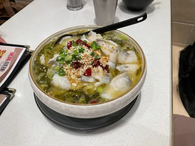 招牌酸菜魚