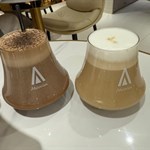 Mocha 好好飲，有種caramel 同甜餅嘅甜味。Latte 我朋友都話好飲。