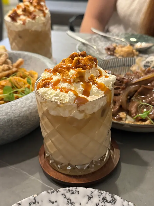 焦糖脆脆鮮奶咖啡