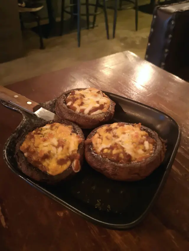 焗肉醬芝士大蘑菇