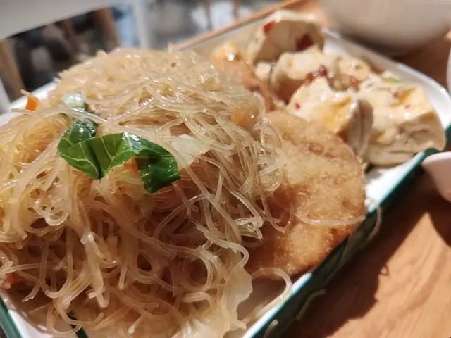 麻婆豆腐 + 炒粉絲