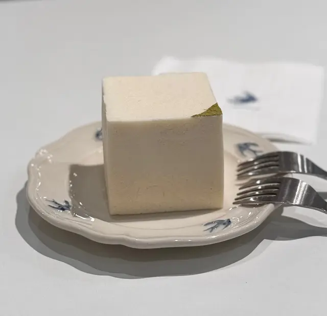 玄米茶豆腐慕絲蛋糕
