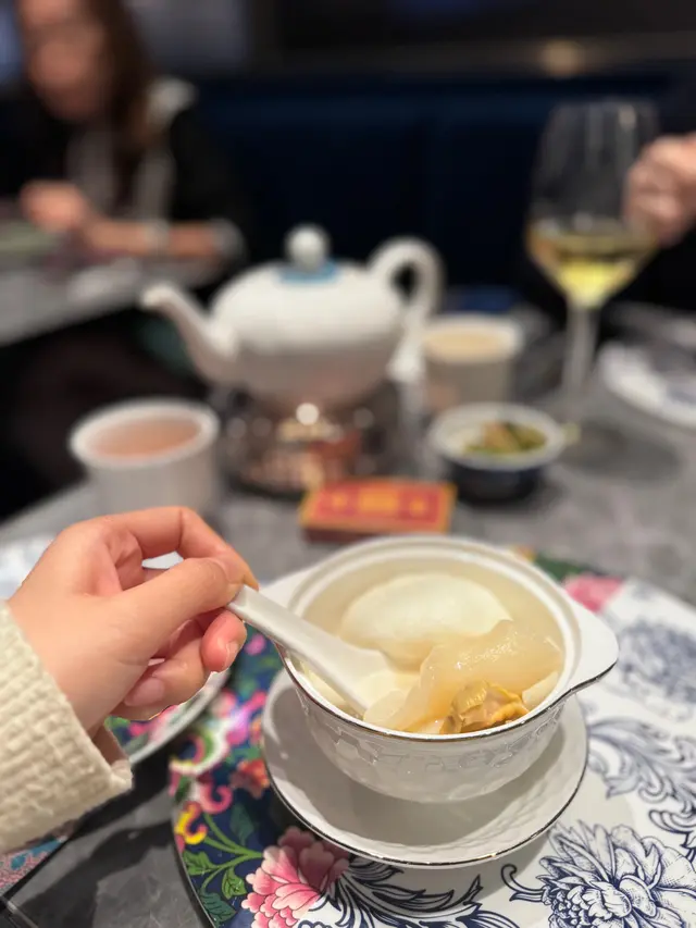 綿綿川貝杏汁花膠螺頭燉蜜瓜湯