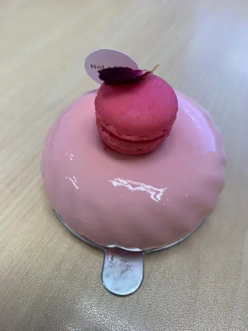 玫瑰士多啤梨芝士蛋糕