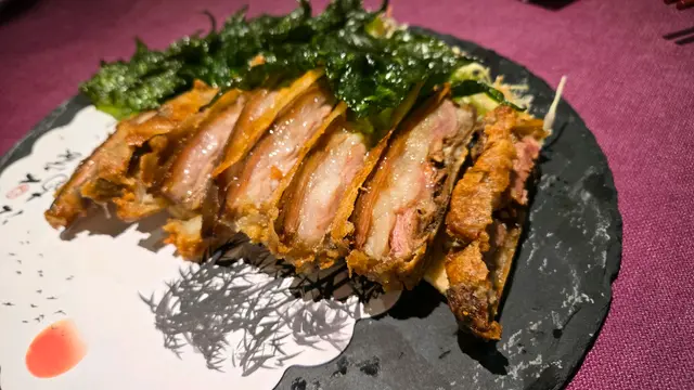 懷舊脆皮羔燒羊腩件