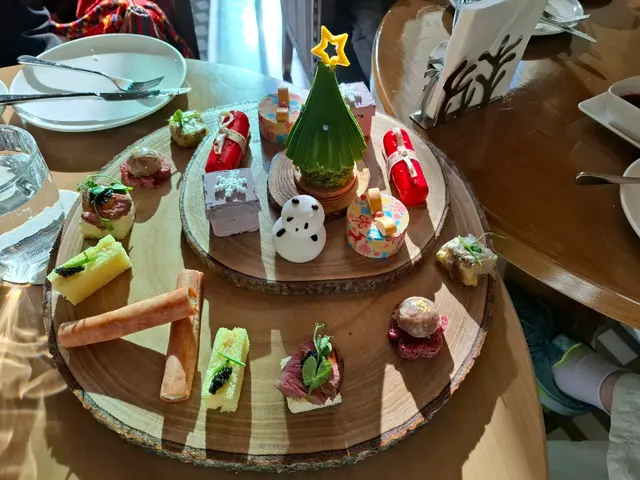 Winter festive tea set for 2