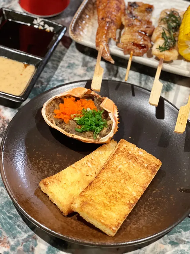 大閘蟹甲羅燒配多士
