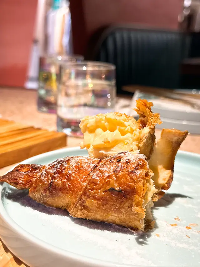 焦糖吉士牛角包