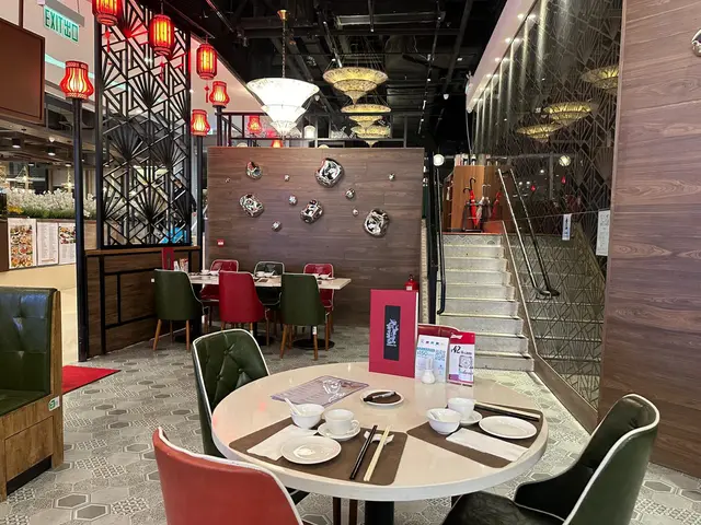 古香古色，上下三層