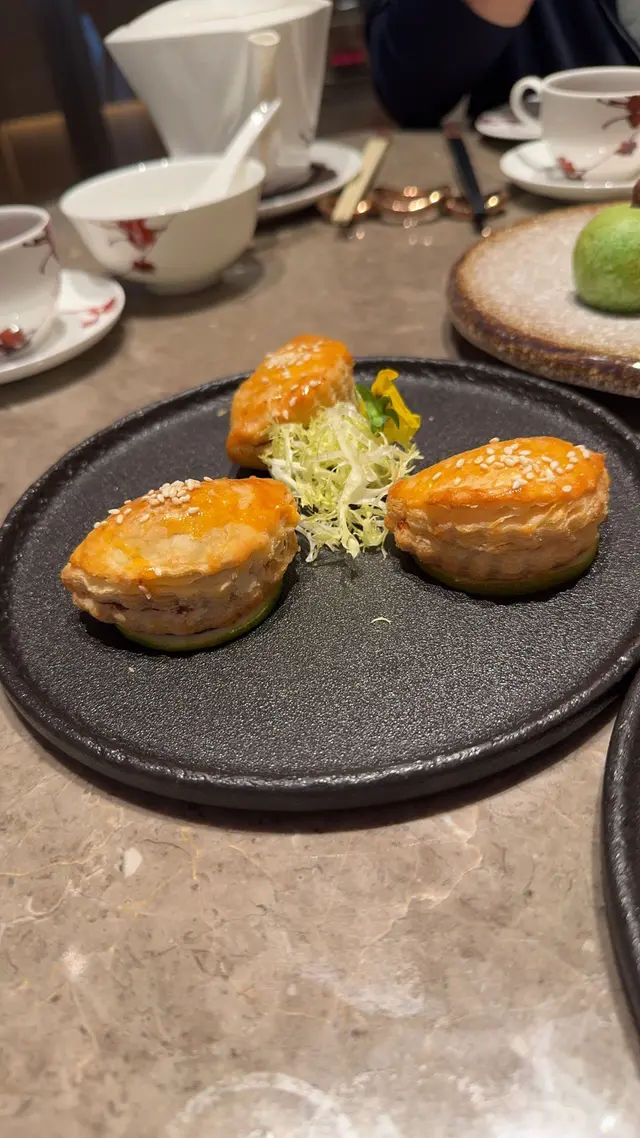 香檸鳳梨叉燒酥