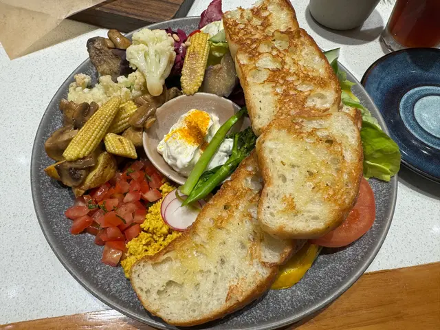 十九幾種蔬菜本地野菌全日早餐